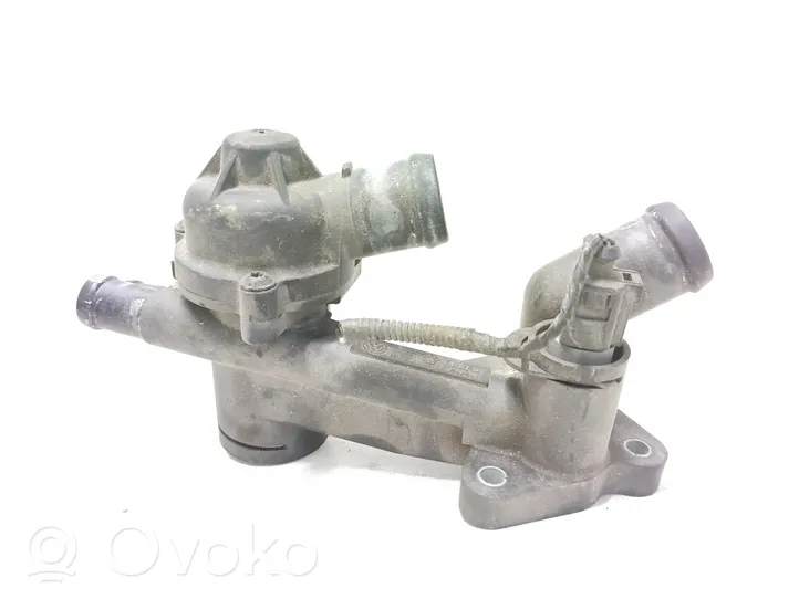 Skoda Fabia Mk2 (5J) Termostat / Obudowa termostatu 03C121111B