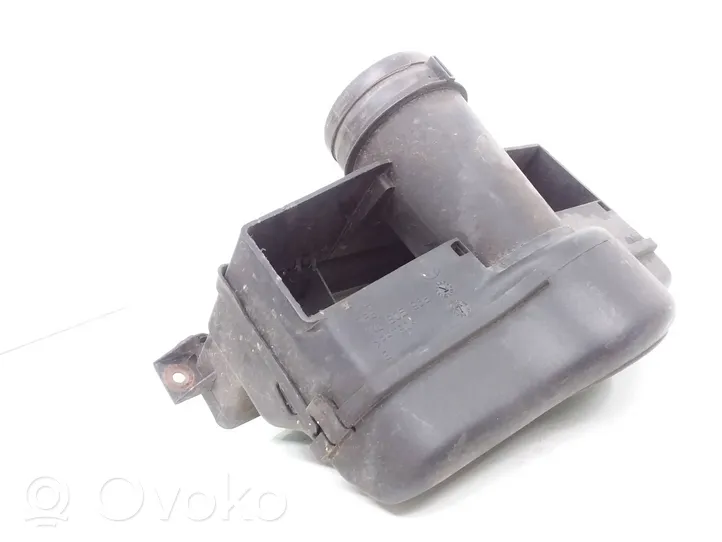 Volkswagen Golf V Część rury dolotu powietrza 1K0805962