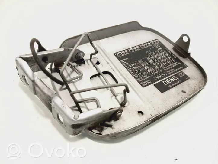 Mercedes-Benz E W211 Sportello del serbatoio del carburante A0005846517