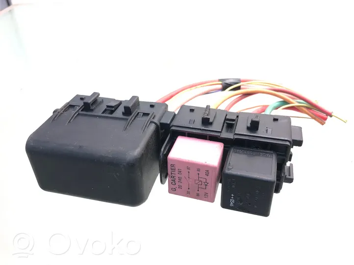 Renault Scenic II -  Grand scenic II Relay mounting block 8200222930