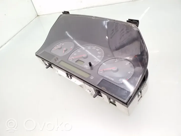 Volvo S70  V70  V70 XC Tachimetro (quadro strumenti) 9168386