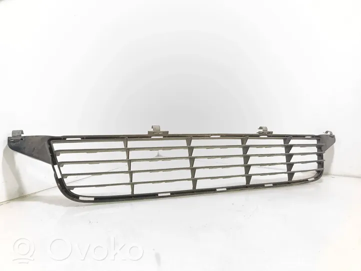 Toyota Avensis T270 Grille inférieure de pare-chocs avant 5311205080