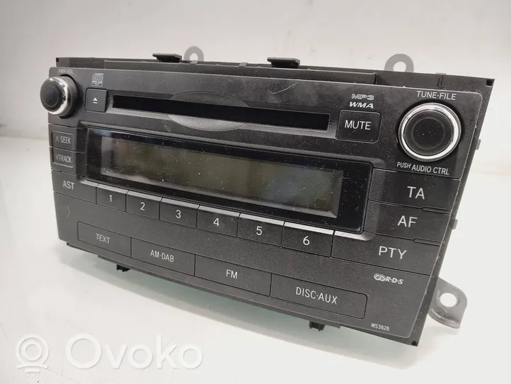 Toyota Avensis T270 Радио/ проигрыватель CD/DVD / навигация 8612005150