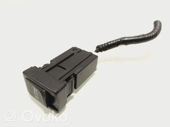 Toyota Avensis T270 Câble adaptateur AUX 8619005010