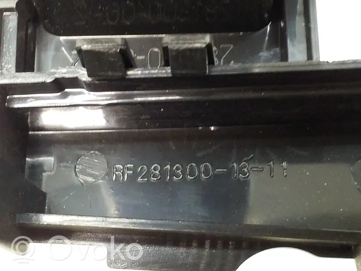 Toyota Auris 150 Radion/GPS-laitteen pääyksikön kehys 2813001311