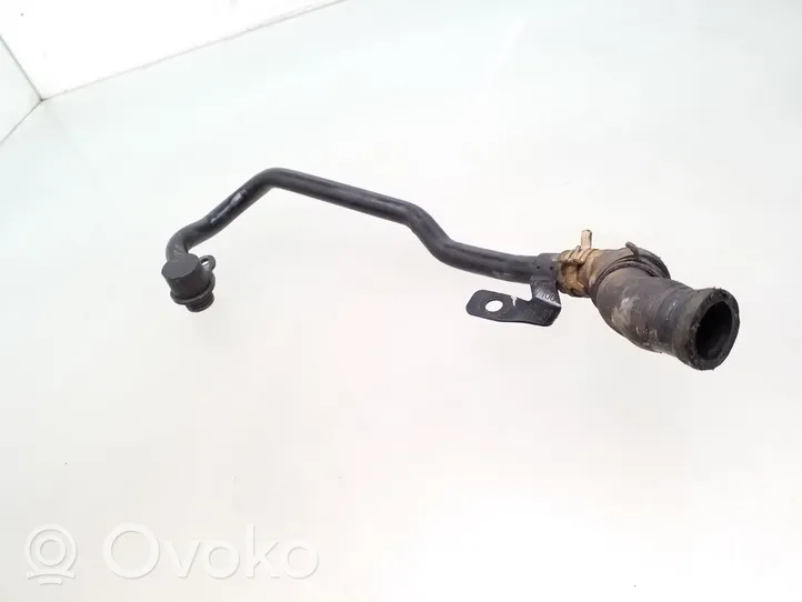 Volkswagen Golf VII Moottorin vesijäähdytyksen putki/letku 04L121065AJ