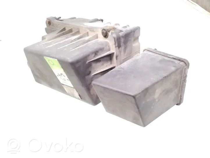 Ford Focus Air filter box 98AB9600PC