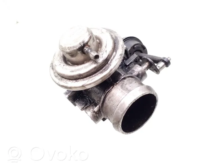 Audi A4 S4 B6 8E 8H EGR-venttiili 038131501G