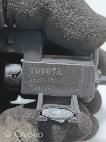 Toyota Avensis T270 Solenoidinis vožtuvas 258600R010