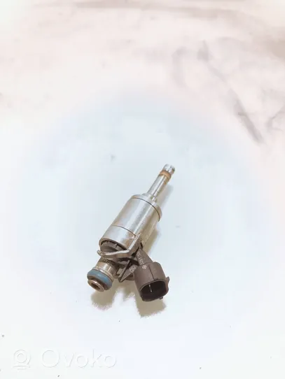 Nissan Juke I F15 Fuel injector 0261500092