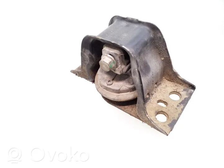 Renault Clio III Supporto di montaggio del motore 8200131305