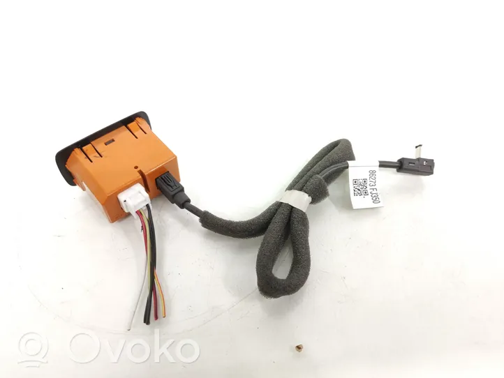Subaru Impreza IV Connecteur/prise USB 86257FJ010