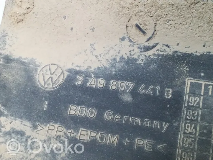 Volkswagen PASSAT B4 Zaślepka haka holowniczego zderzaka tylnego 3A9807441B