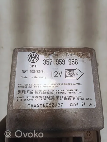 Volkswagen PASSAT B4 Turvatyynyn ohjainlaite/moduuli 357959656