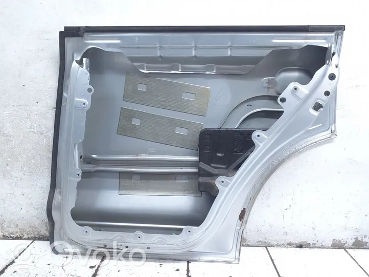 Volkswagen Touareg I Rear door 