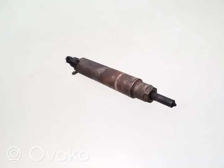 Volkswagen PASSAT B4 Fuel injector 028130201G