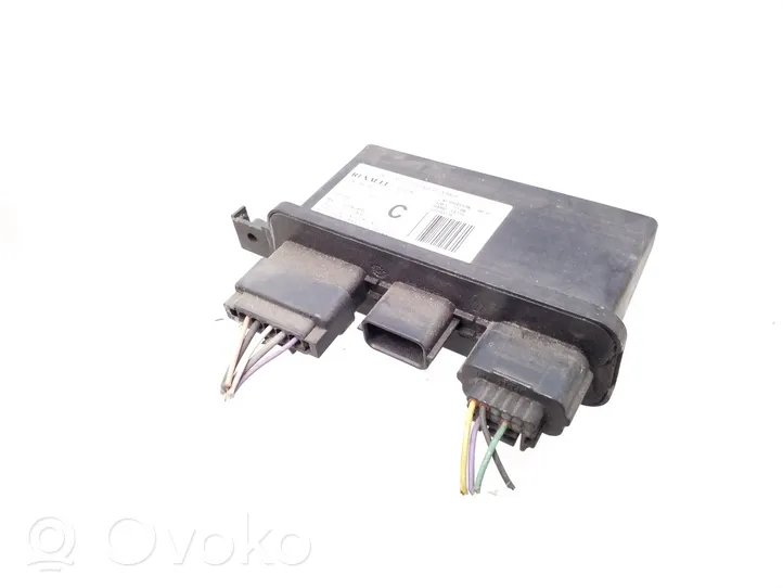 Renault Clio III Module d'éclairage LCM 8200261817