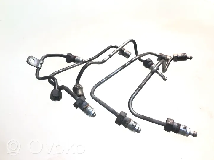 Toyota Corolla Verso E121 Fuel injector supply line/pipe 