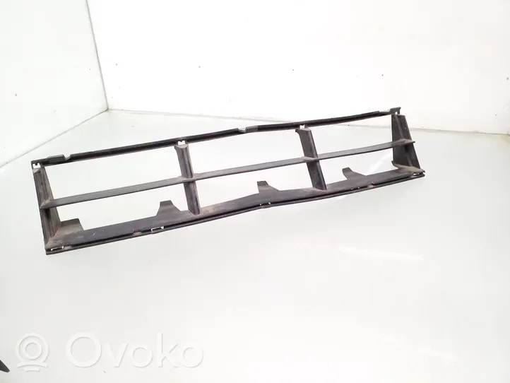 BMW 5 E39 Front bumper lower grill 8235671