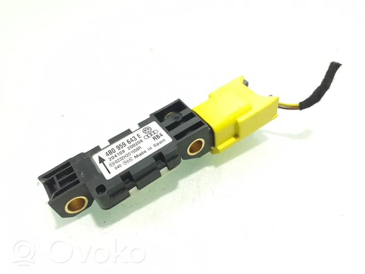 Volkswagen Touareg I Airbag deployment crash/impact sensor 4B0959643E