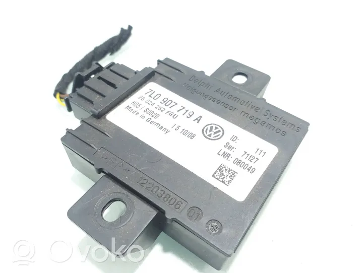 Volkswagen Touareg I Alarm control unit/module 7L0907719A