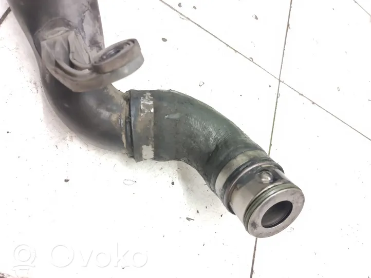 Volkswagen Caddy Tube d'admission de tuyau de refroidisseur intermédiaire 3C0145840H