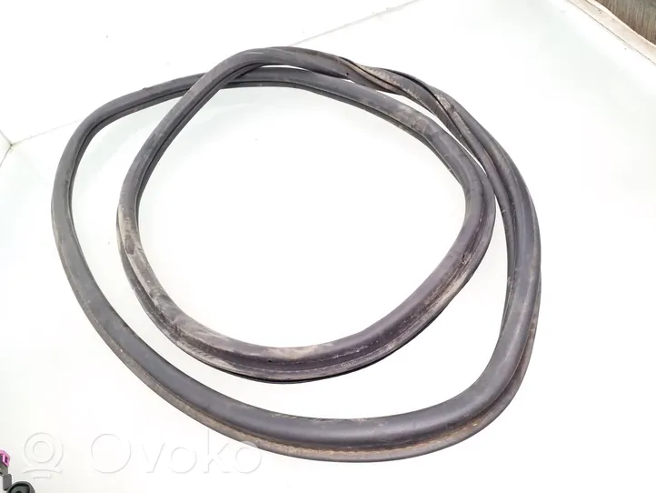 Audi A4 S4 B7 8E 8H Trunk rubber seal (body) 8E9827705P