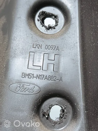 Ford Focus Uchwyt / Mocowanie zderzaka przedniego BM51N17A882A