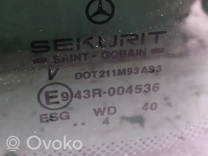 Mercedes-Benz Vito Viano W639 Šoninis stiklas kėbulo viduryje AS3