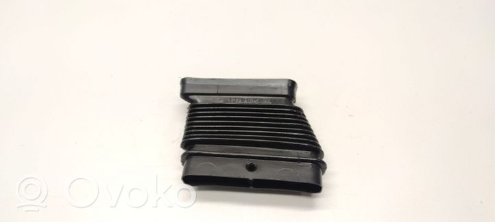 BMW 3 E30 Conduit d'air (cabine) 1370635