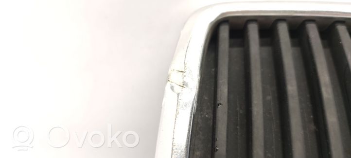 BMW 3 E30 Front bumper upper radiator grill 51131916504