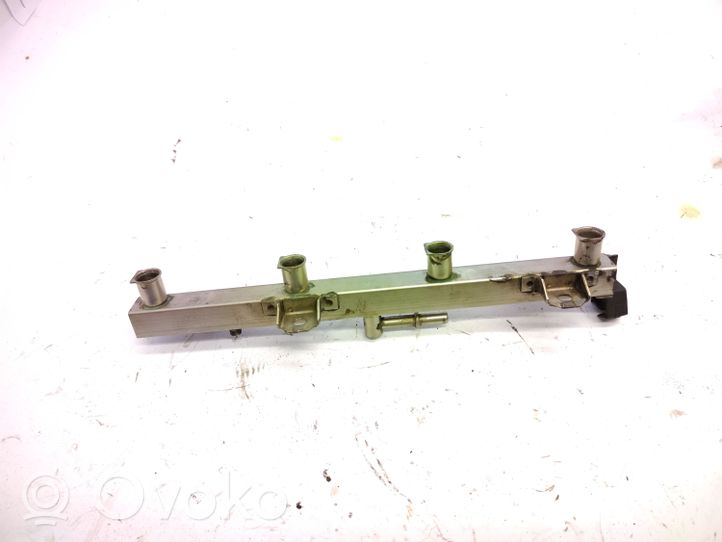 BMW 3 E46 Fuel distributor 191231852