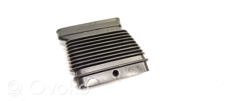 BMW 3 E30 Conduit d'air (cabine) 1370635