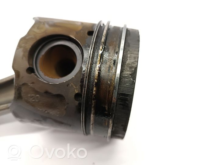 Peugeot 5008 Piston 9677840380