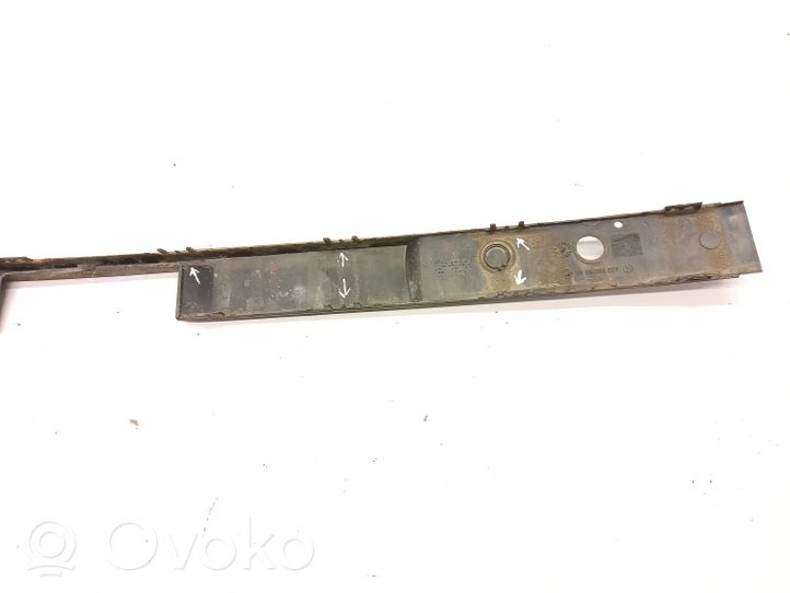 BMW 3 E30 Rivestimento del pannello parte angolare del paraurti anteriore 51111945907