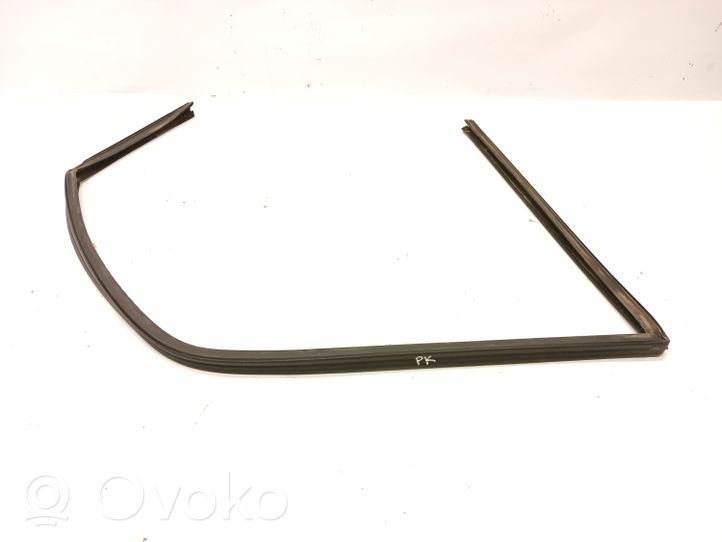 BMW 3 E30 Rubber seal front door window/glass 