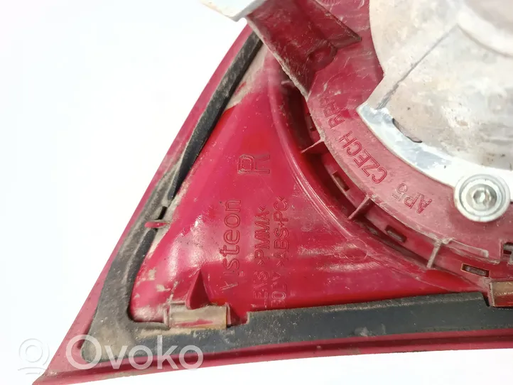 Volkswagen Golf V Lampy tylnej klapy bagażnika 1K6945094J