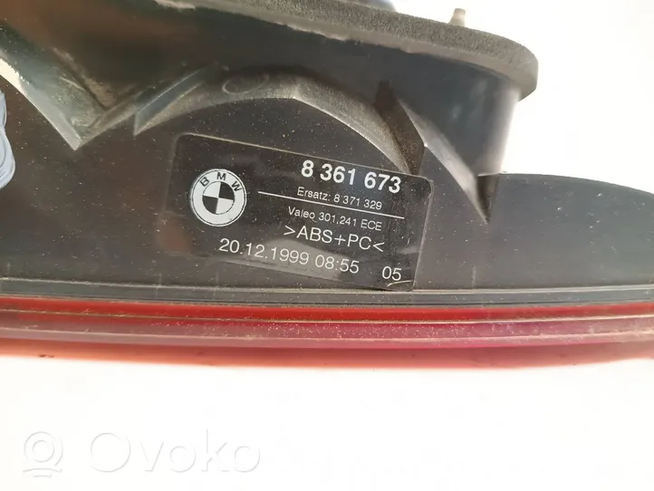 BMW 5 E39 Takaluukun takavalot 8361673