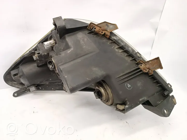 Toyota Corolla Verso E121 Faro/fanale M60GE10