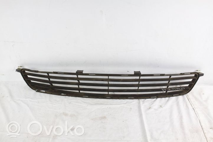 Toyota Corolla E140 E150 Kratka dolna zderzaka przedniego  53112-12130