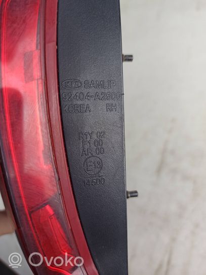 KIA Ceed Rear/tail lights  92404-A2500