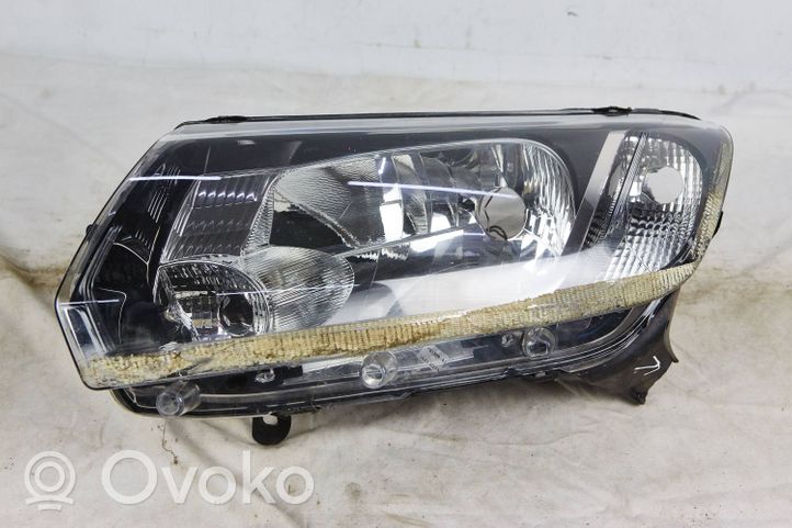 Dacia Sandero Headlight/headlamp 260605312R