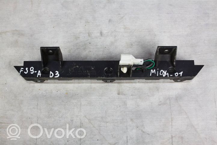 Mitsubishi Pajero Sport II Third/center stoplight 8334A168