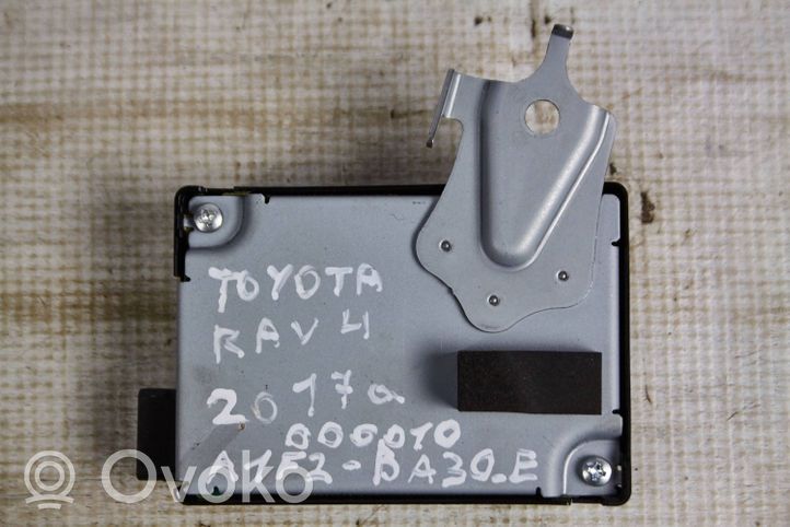 Toyota RAV 4 (XA40) Inne komputery / moduły / sterowniki 8976042034