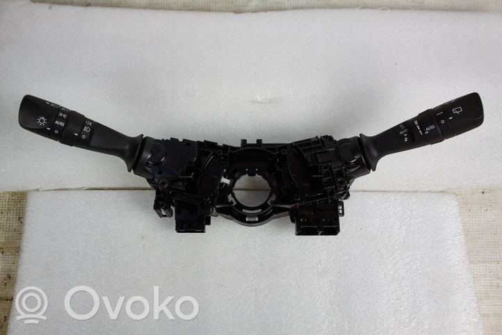 Toyota RAV 4 (XA40) Leva indicatori 17F744