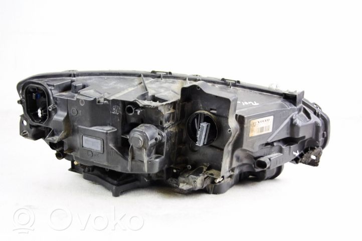 Volvo S90, V90 Lampa przednia 31386170