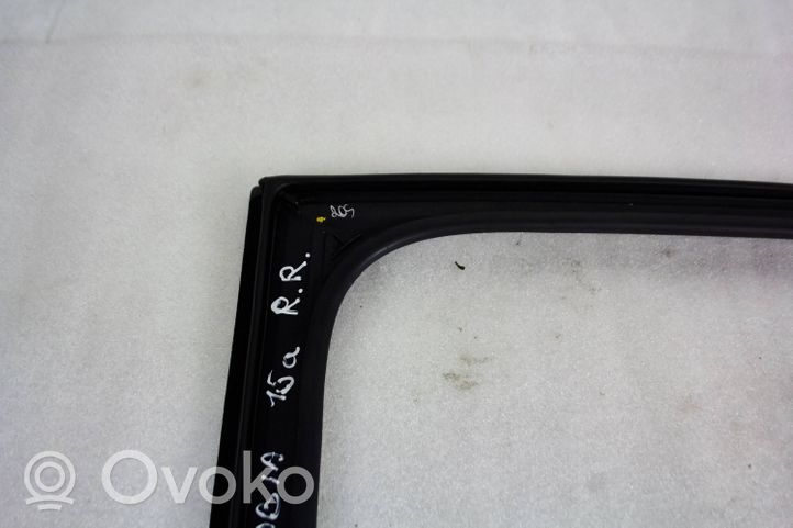 Skoda Fabia Mk3 (NJ) Rivestimento modanatura del vetro della portiera posteriore 6V6839431