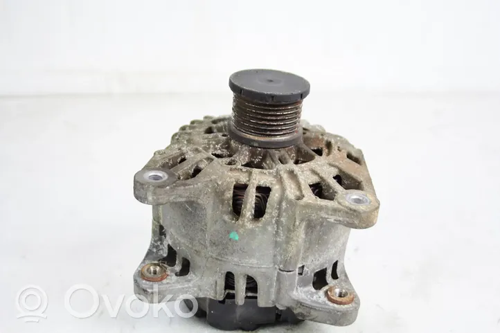 Renault Captur Alternator 2612719B