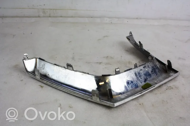 Nissan Qashqai+2 Grille calandre supérieure de pare-chocs avant 62313br00a