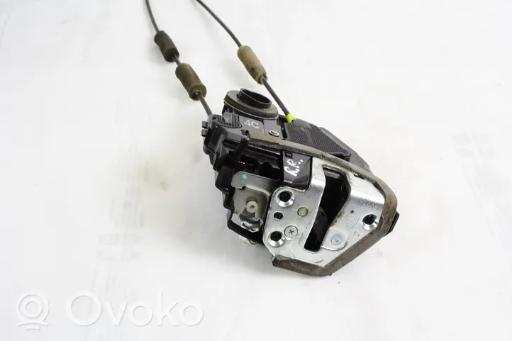 Toyota Avensis T270 Rear door lock 